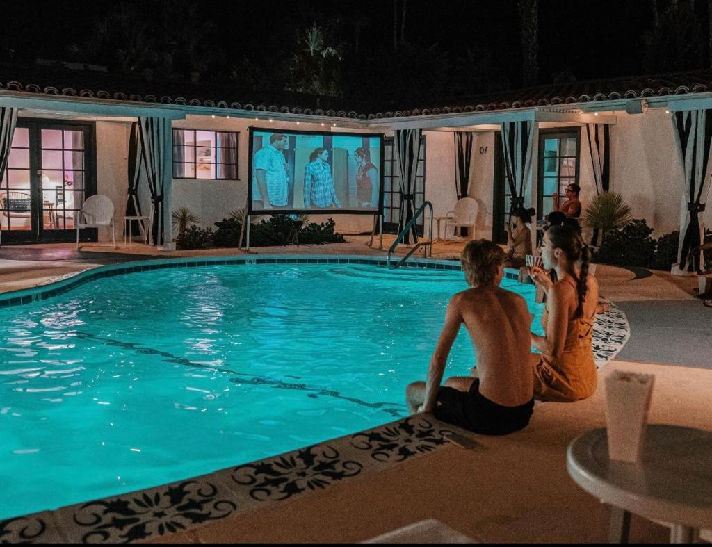 Natural Palm Springs Escape Poolside Plus Downtown酒店 外观 照片